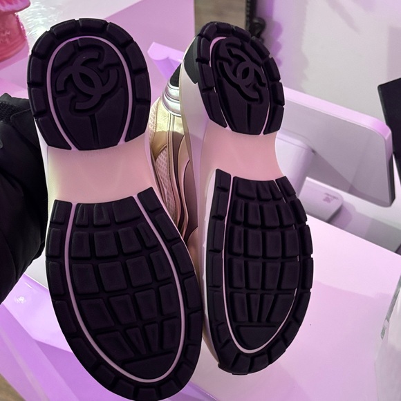 CHANEL Iridescent Cream Sneakers - Picture 5 of 6